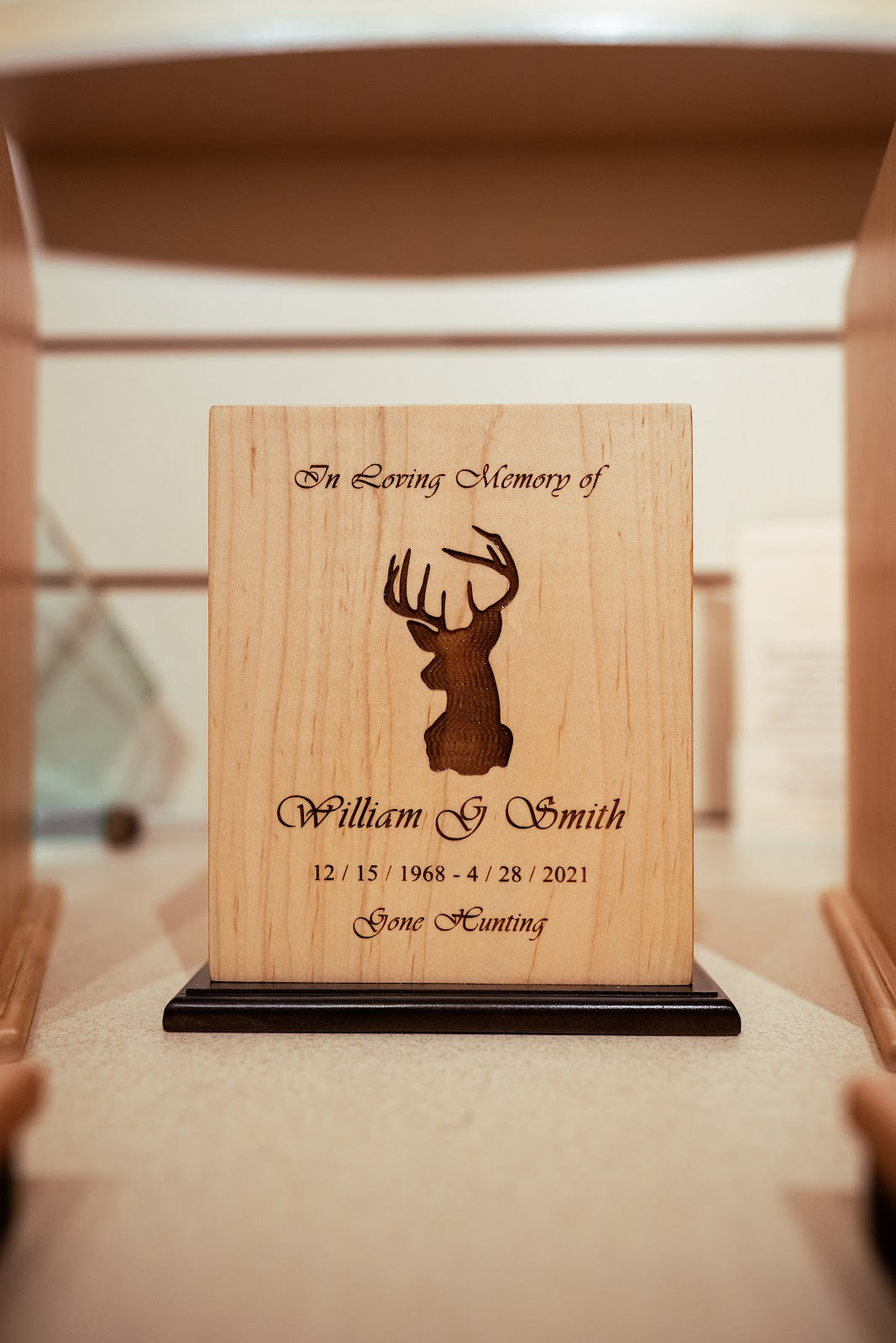 personalized hunters memorial urn with deer engraved